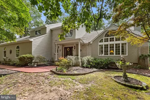 4 Moore Ter, Cape May Court House, NJ 08210