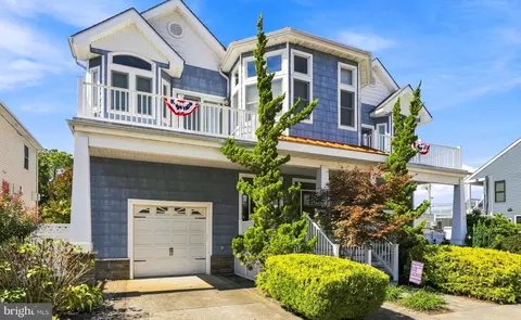 110 E Crocus Rd, Wildwood Crest, NJ 08260