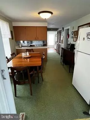 Entry Way - 9 E Willard Ave, Strathmere, NJ 08248 photo 2 of 2