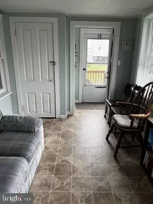 Entry Way - 9 E Willard Ave, Strathmere, NJ 08248 photo 1 of 2