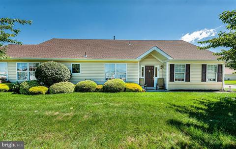 91 Maple Leaf Cir, Sewell, NJ 08080 photo 1