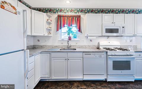 91 Maple Leaf Cir, Sewell, NJ 08080 photo 11