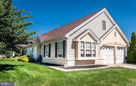 91 Maple Leaf Cir, Sewell, NJ 08080 photo 2