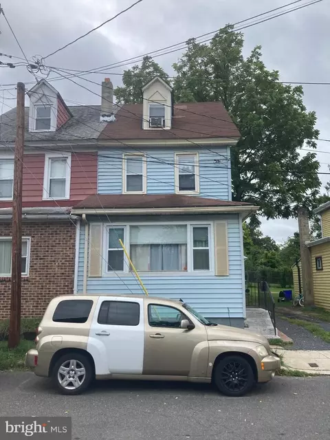 90 Carpenter St, Woodbury, NJ 08096