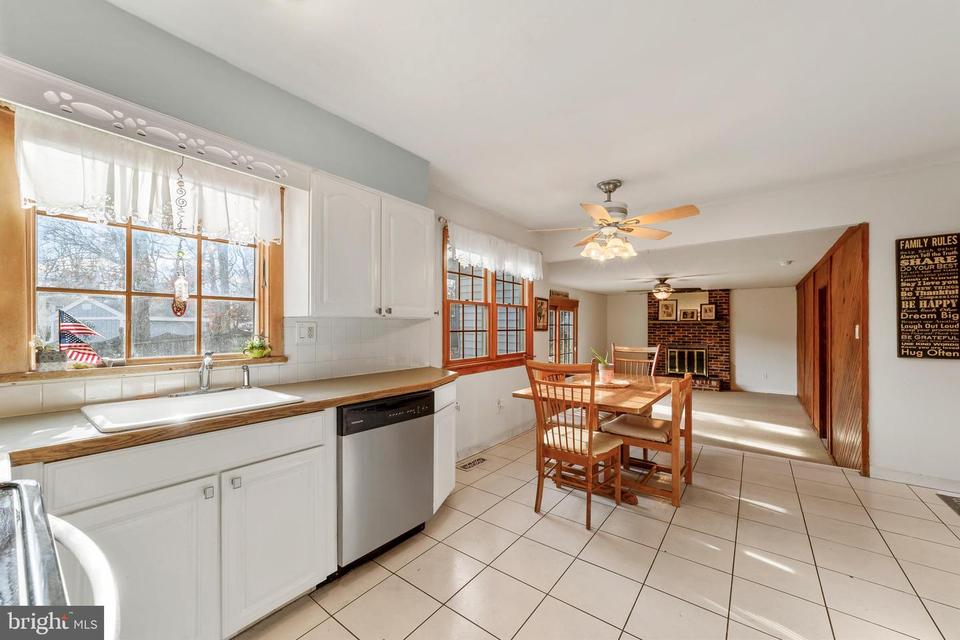  837 Canal St, Turnersville, NJ 08012 photo 14