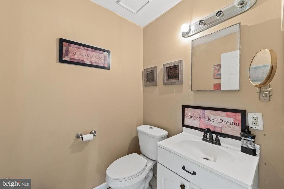  837 Canal St, Turnersville, NJ 08012 photo 19