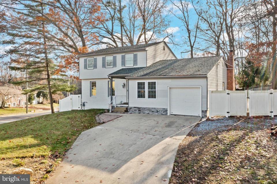  837 Canal St, Turnersville, NJ 08012 photo 4