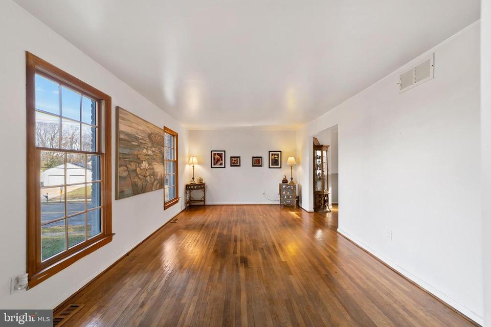  837 Canal St, Turnersville, NJ 08012 photo 8
