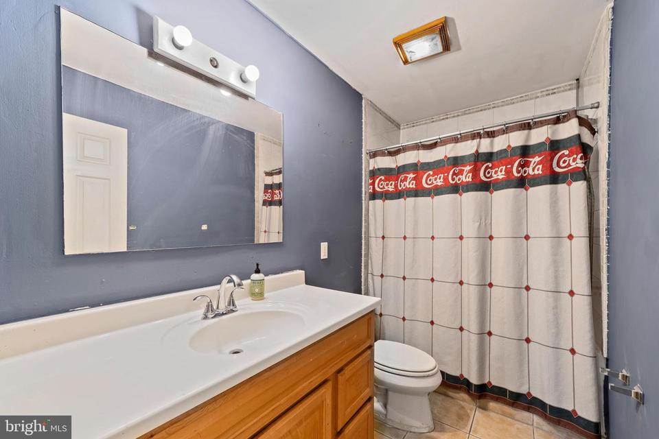  837 Canal St, Turnersville, NJ 08012 photo 26