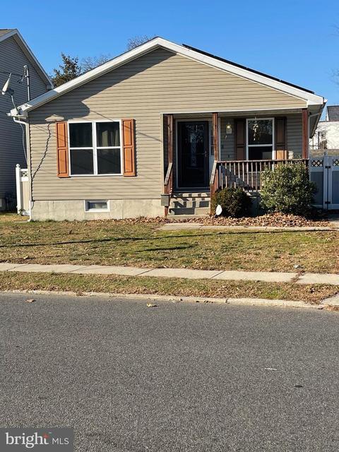7 W Wood St, Paulsboro, NJ 08066
