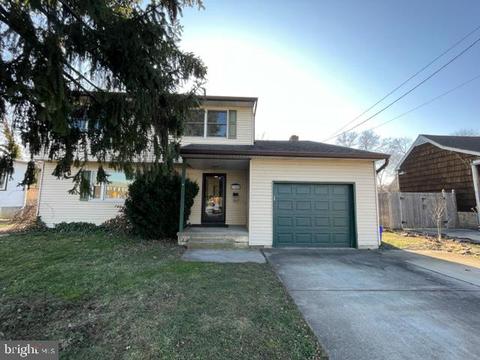 210 Elm St, Westville, NJ 08093