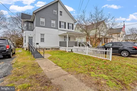 812 S Main St, Williamstown, NJ 08094