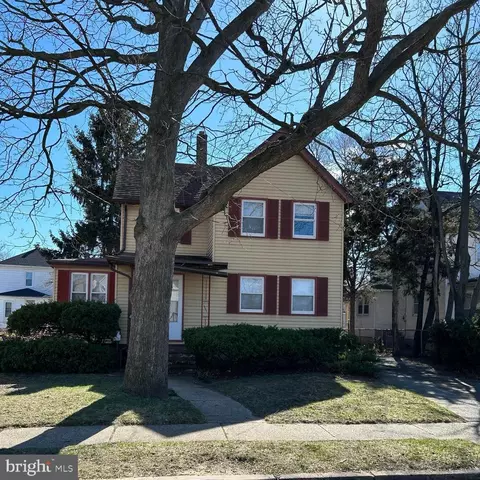 24 W Wood St, Paulsboro, NJ 08066