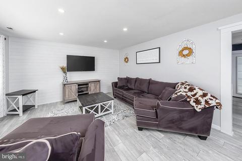 105 Wycombe Ave, Woodbury, NJ 08096 photo 5