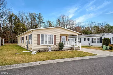 723 Bayberry Ln, Williamstown, NJ 08094