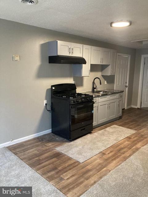 26 W Washington St, Paulsboro, NJ 08066