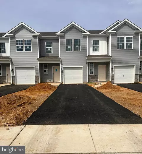 233 Mazzeo Dr, Glassboro, NJ 08028