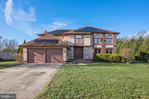 8 Winchester Dr, Sewell, NJ 08080