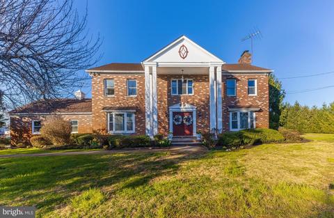 520 Lakeview Dr, Swedesboro, NJ 08085