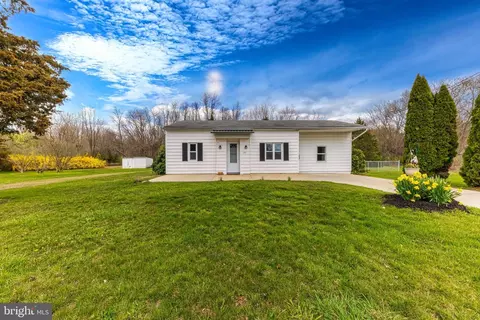 401 Whig Ln, Glassboro, NJ 08028