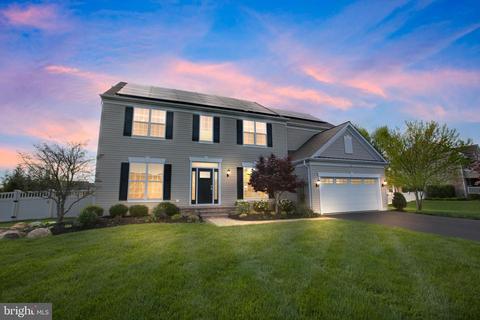 203 Smallwood Dr, Mickleton, NJ 08056