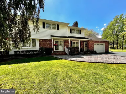 621 W Red Bank Ave, Woodbury, NJ 08096