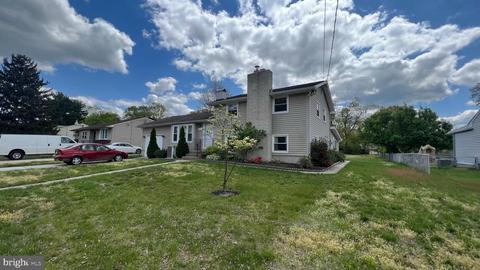 211 9th St, Thorofare, NJ 08086