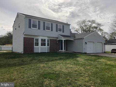 207 Hampshire Dr, Woodbury, NJ 08096