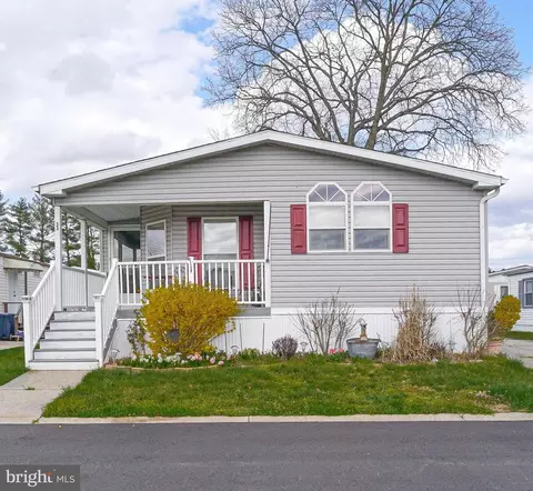 33 Dale Ln, Williamstown, NJ 08094