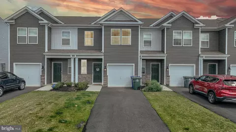 33 Arlotta St, Glassboro, NJ 08028