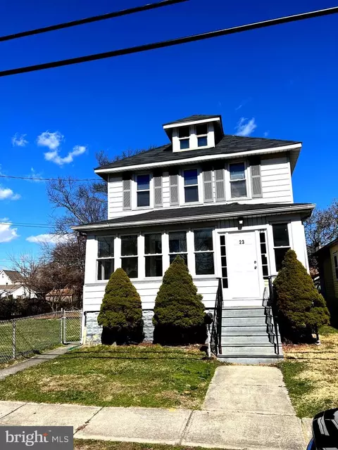23 Walnut St, Westville, NJ 08093
