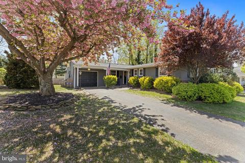 917 Forbes St, Blackwood, NJ 08012