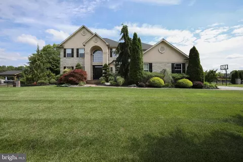 54 Skyline Cir, Sewell, NJ 08080