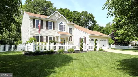 602 Hardwood Grove Ct, Mullica Hill, NJ 08062