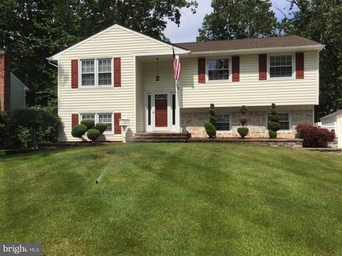 19 Indian Birch Rd, Blackwood, NJ 08012