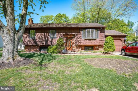 1643 Holly Pkwy, Williamstown, NJ 08094