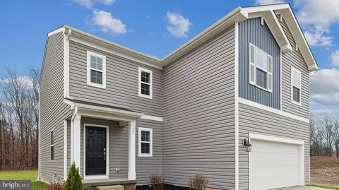 17 Cades Ct, Newfield, NJ 08344