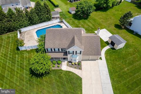 13 Banff Dr, Mullica Hill, NJ 08062