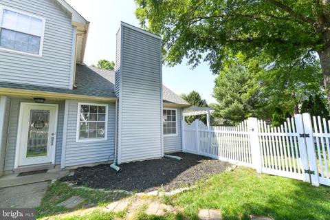 212 Foxboro Dr, Glassboro, NJ 08028