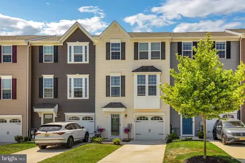 504 Dalton Dr, Swedesboro, NJ 08085