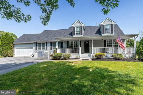 15 Avery Lynn Ct, Malaga, NJ 08328