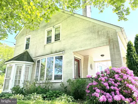 207 Woodlawn Ave, Sewell, NJ 08080