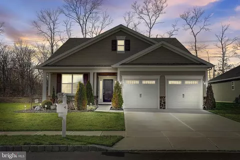 28 Kippen Dr, Williamstown, NJ 08094