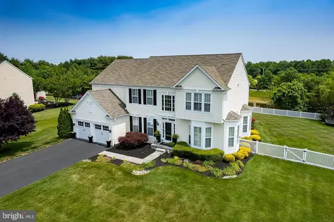 204 Smallwood Dr, Mickleton, NJ 08056