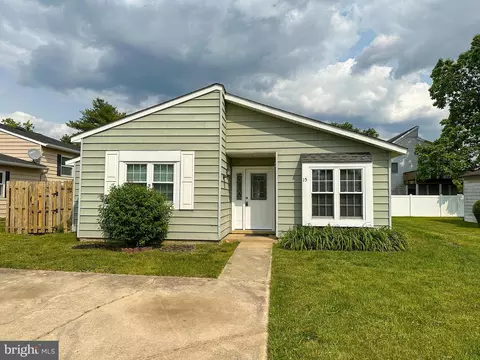 15 Persimmon Pl, Swedesboro, NJ 08085