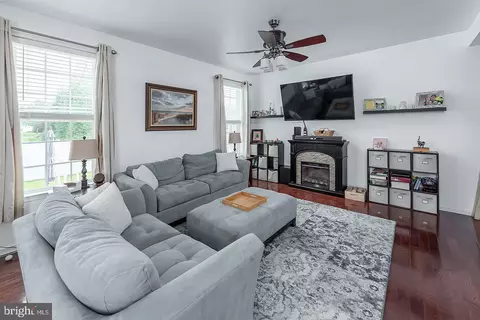 331 W Crossing Dr, Mount Royal, NJ 08061 photo 8