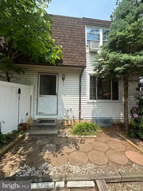 66 Sewell St # b, Glassboro, NJ 08028