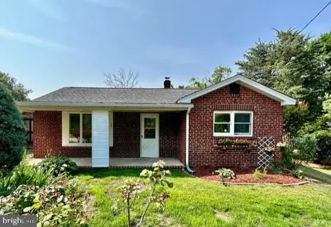 21 Hillcrest Ln, Franklinville, NJ 08322