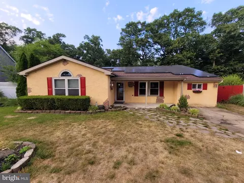 31 Auriga Ln, Sewell, NJ 08080