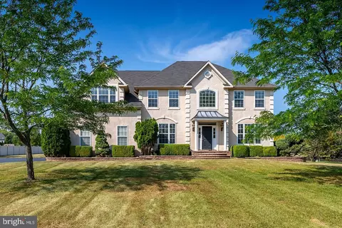 4 Morning Glory Cir, Mullica Hill, NJ 08062